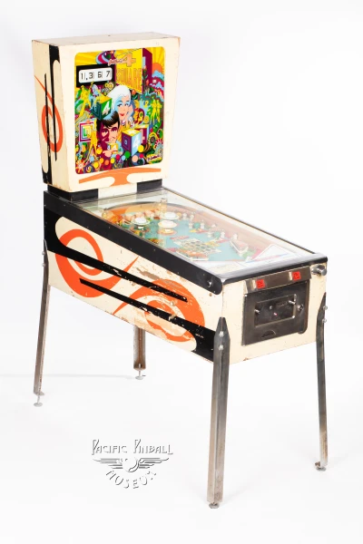 4-square-46-34.jpg pinball machine - Preview image showing playfield artwork and design details
