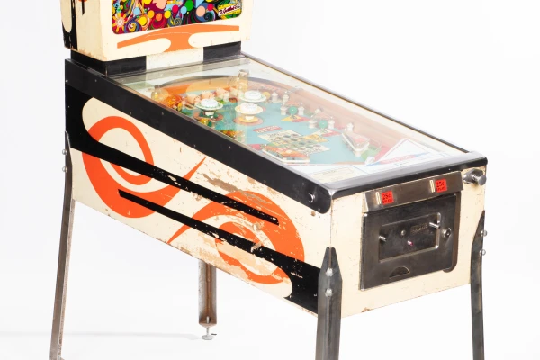 4-square-46-34.jpg pinball machine - Preview image showing playfield artwork and design details