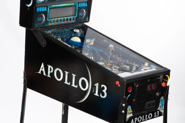 apollo-13-505-34.jpg pinball machine - Preview image showing playfield artwork and design details