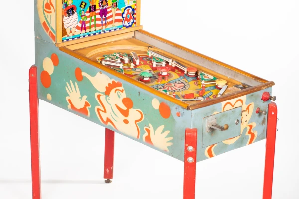 arcade-268-34.jpg pinball machine - Preview image showing playfield artwork and design details