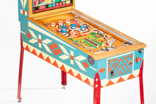 arrow-head-1198-34.jpg pinball machine - Preview image showing playfield artwork and design details