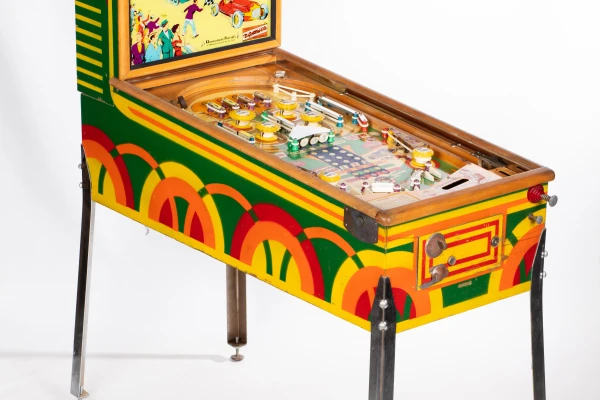 auto-race-301-34.jpg pinball machine - Preview image showing playfield artwork and design details