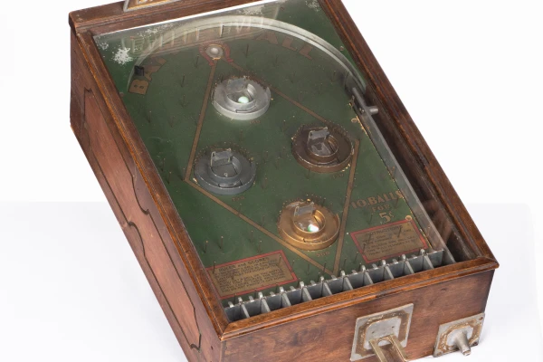 baffle-ball-1639-34.jpg pinball machine - Preview image showing playfield artwork and design details