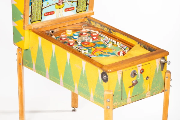 balls-a-poppin-795-34.jpg pinball machine - Preview image showing playfield artwork and design details