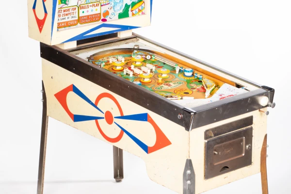 big-top-404-34.jpg pinball machine - Preview image showing playfield artwork and design details