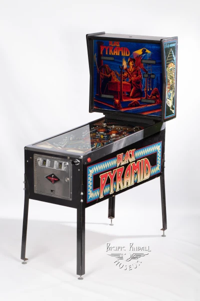 black-pyramid-939-34.jpg pinball machine - Preview image showing playfield artwork and design details