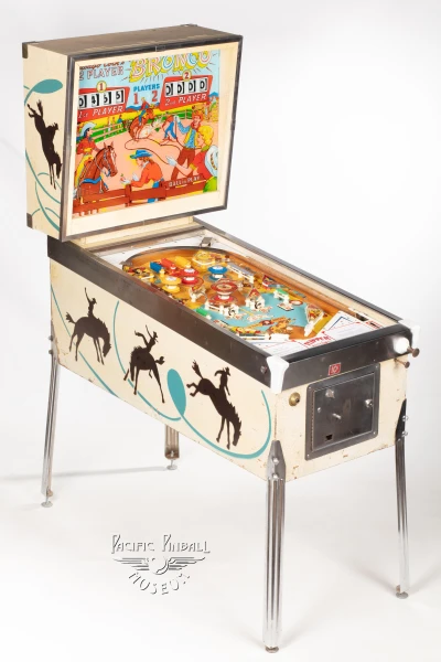 bronco-845-34.jpg pinball machine - Preview image showing playfield artwork and design details