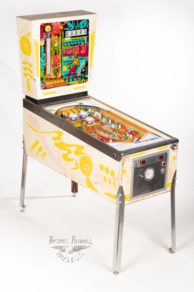 centigrade-37-185-34.jpg pinball machine - Preview image showing playfield artwork and design details