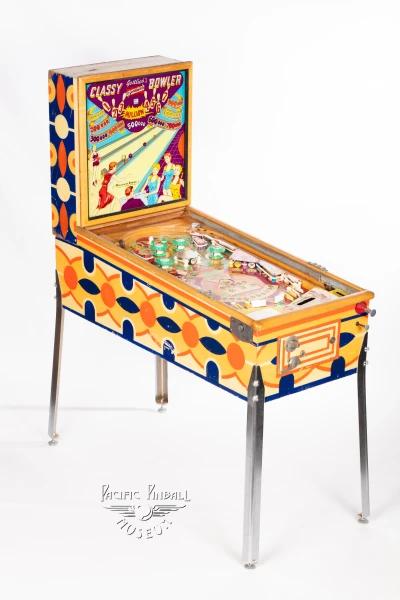 classy-bowler-302-34.jpg pinball machine - Preview image showing playfield artwork and design details
