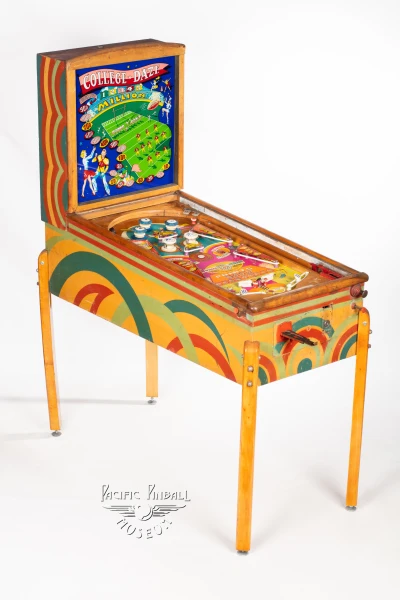 college-daze-204-34.jpg pinball machine - Preview image showing playfield artwork and design details