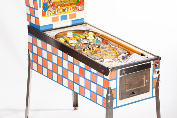 cow-poke-438-34.jpg pinball machine - Preview image showing playfield artwork and design details