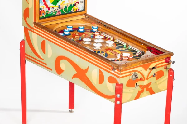 cyclone-223-34.jpg pinball machine - Preview image showing playfield artwork and design details