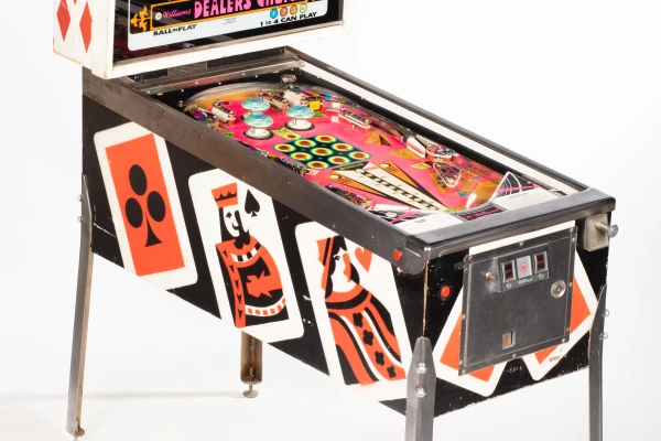 dealer-s-choice-106-34.jpg pinball machine - Preview image showing playfield artwork and design details