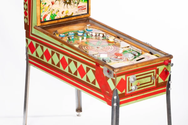 derby-day-305-34.jpg pinball machine - Preview image showing playfield artwork and design details