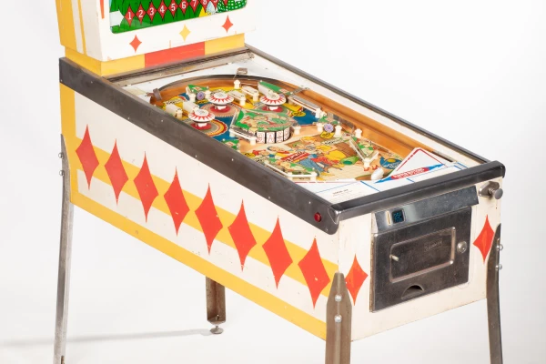 diamond-jack-158-34.jpg pinball machine - Preview image showing playfield artwork and design details