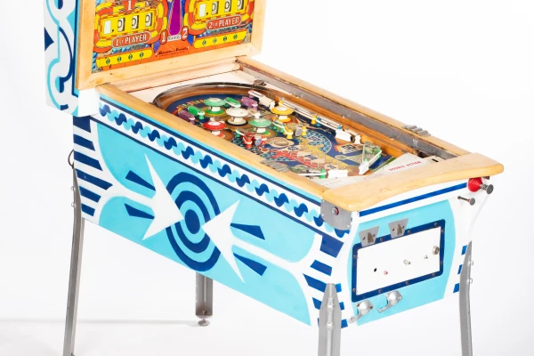double-action-377-34.jpg pinball machine - Preview image showing playfield artwork and design details