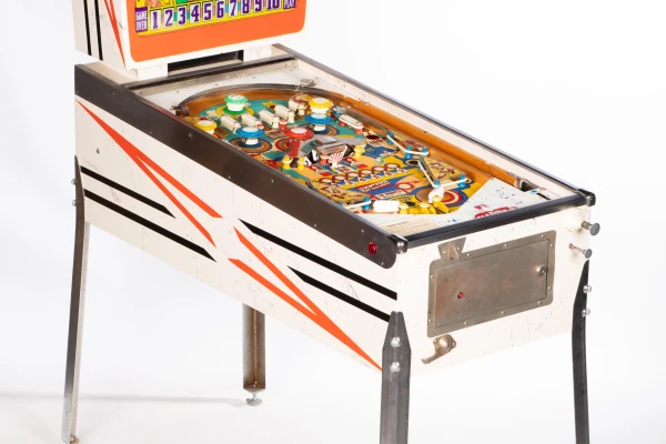 flipper-cowboy-419-34.jpg pinball machine - Preview image showing playfield artwork and design details