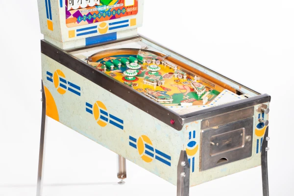 flipper-pool-440-34.jpg pinball machine - Preview image showing playfield artwork and design details