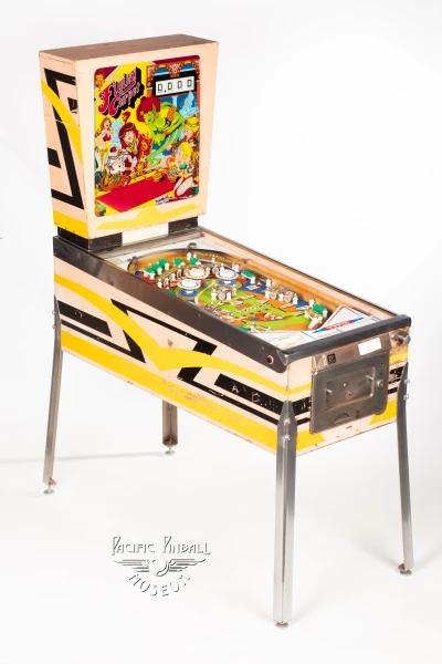 flying-carpet-137-34.jpg pinball machine - Preview image showing playfield artwork and design details