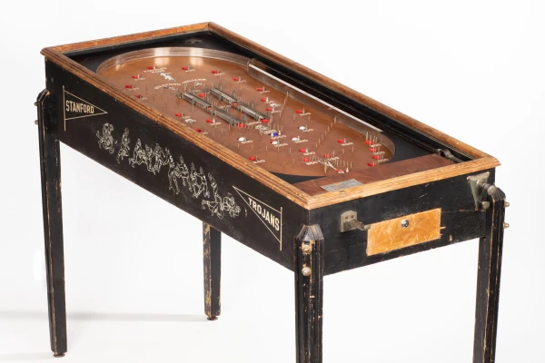 forward-pass-1294-34.jpg pinball machine - Preview image showing playfield artwork and design details
