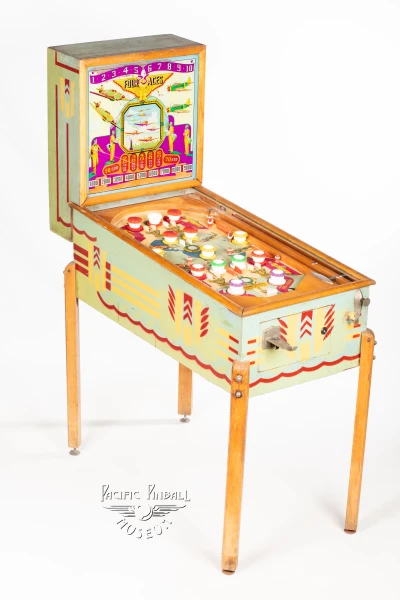 four-aces-70-34.jpg pinball machine - Preview image showing playfield artwork and design details