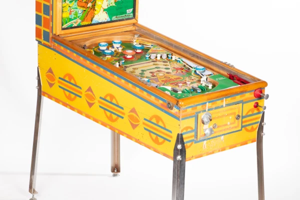 frontiersman-311-34.jpg pinball machine - Preview image showing playfield artwork and design details