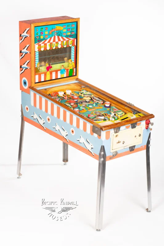 fun-fair-531-34.jpg pinball machine - Preview image showing playfield artwork and design details