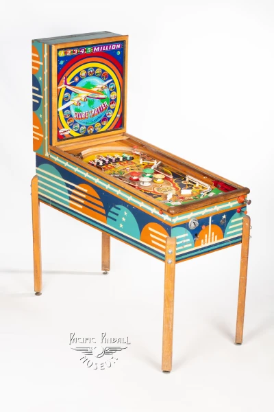globe-trotter-224-34.jpg pinball machine - Preview image showing playfield artwork and design details