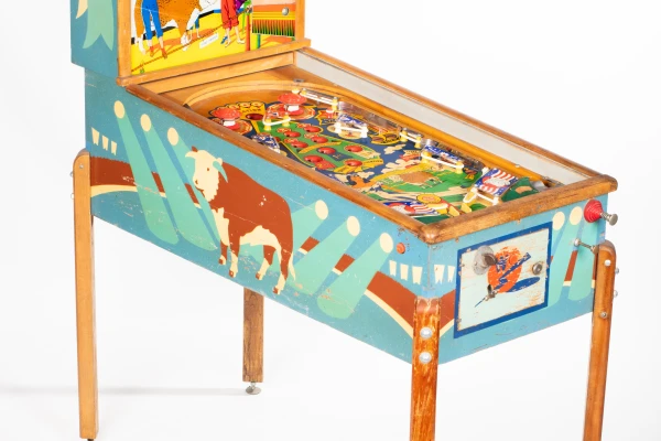 grand-champion-272-34.jpg pinball machine - Preview image showing playfield artwork and design details