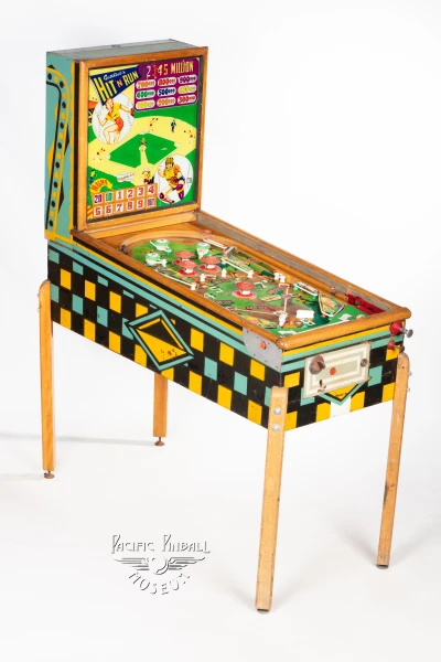 hit-n-run-226-34.jpg pinball machine - Preview image showing playfield artwork and design details