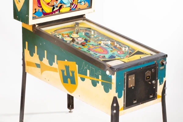 joust-195-34.jpg pinball machine - Preview image showing playfield artwork and design details