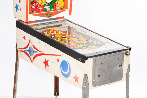 magic-circle-443-34.jpg pinball machine - Preview image showing playfield artwork and design details