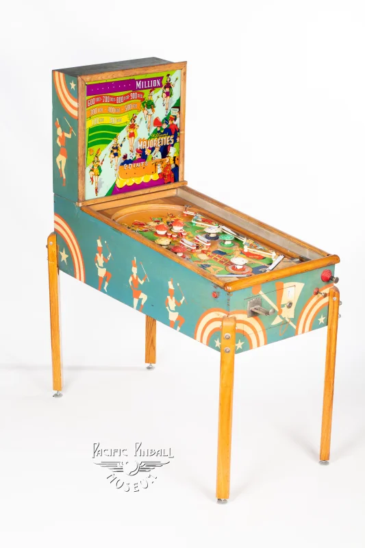 majorettes-273-34.jpg pinball machine - Preview image showing playfield artwork and design details