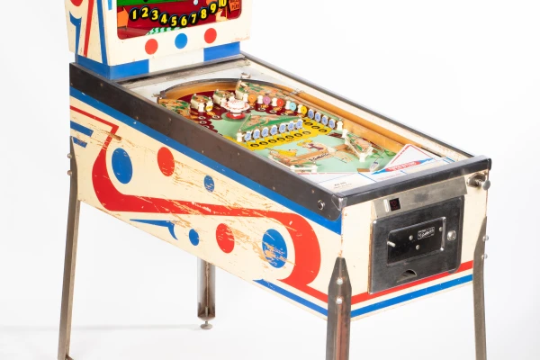 mini-pool-198-34.jpg pinball machine - Preview image showing playfield artwork and design details