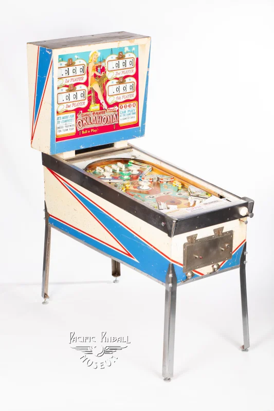 oklahoma-358-34.jpg pinball machine - Preview image showing playfield artwork and design details