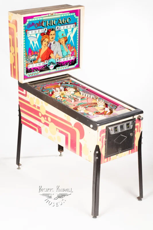 old-chicago-175-34.jpg pinball machine - Preview image showing playfield artwork and design details