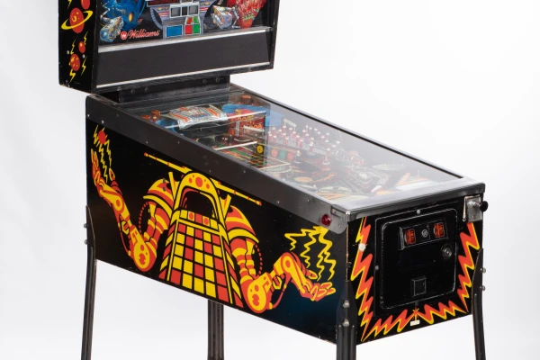 pin-bot-938-34.jpg pinball machine - Preview image showing playfield artwork and design details