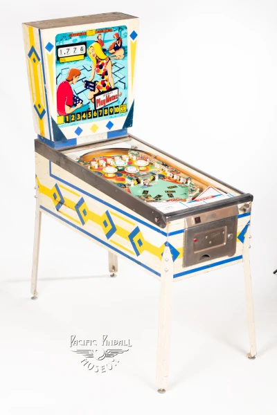 playmates-144-34.jpg pinball machine - Preview image showing playfield artwork and design details