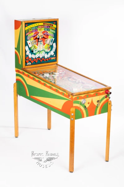 queen-of-hearts-65-34.jpg pinball machine - Preview image showing playfield artwork and design details