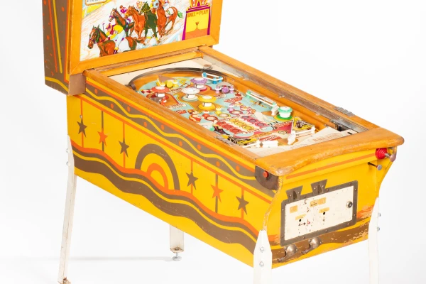 race-time-799-34.jpg pinball machine - Preview image showing playfield artwork and design details