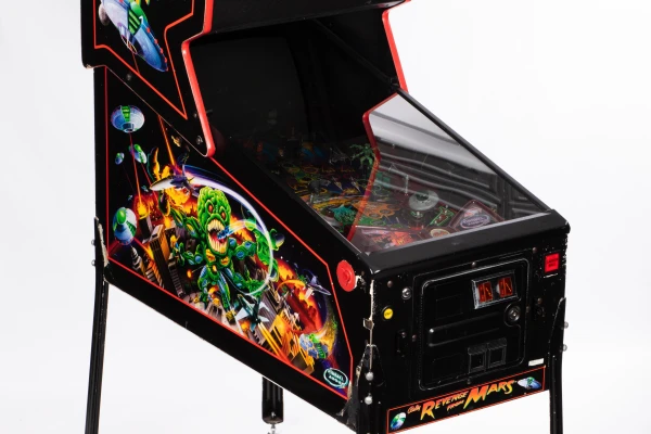 revenge-from-mars-506-34.jpg pinball machine - Preview image showing playfield artwork and design details
