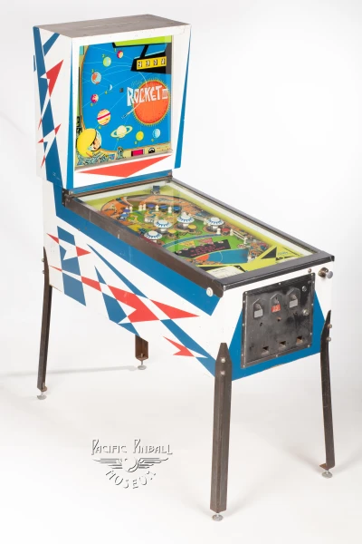 rocket-iii-156-34.jpg pinball machine - Preview image showing playfield artwork and design details