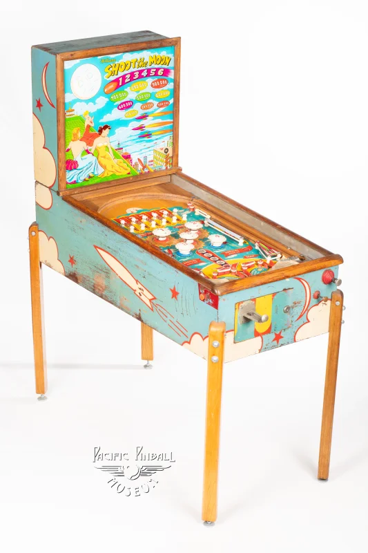 shoot-the-moon-348-34.jpg pinball machine - Preview image showing playfield artwork and design details