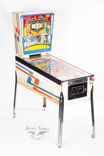 slick-chick-413-34.jpg pinball machine - Preview image showing playfield artwork and design details