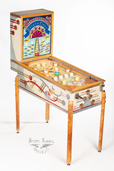 strat-o-liner-1172-34.jpg pinball machine - Preview image showing playfield artwork and design details