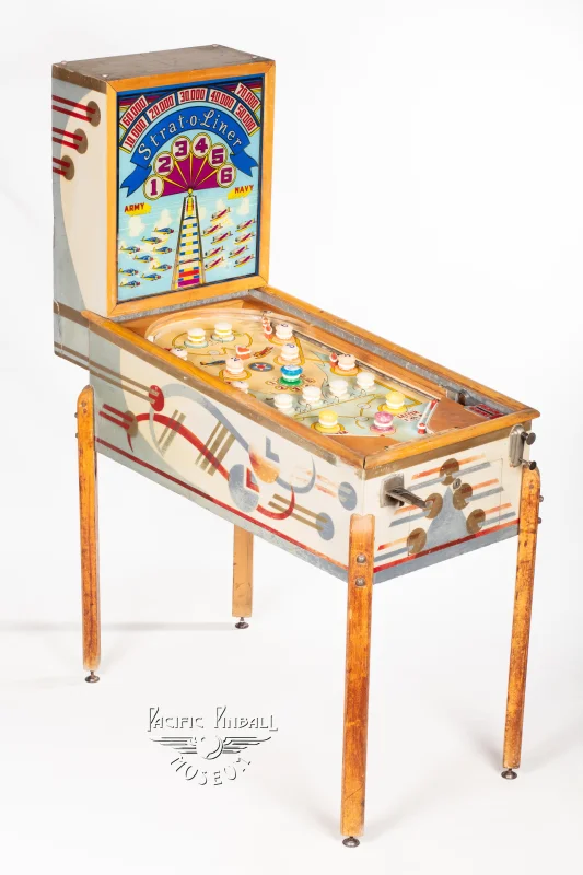 strat-o-liner-1172-34.jpg pinball machine - Preview image showing playfield artwork and design details