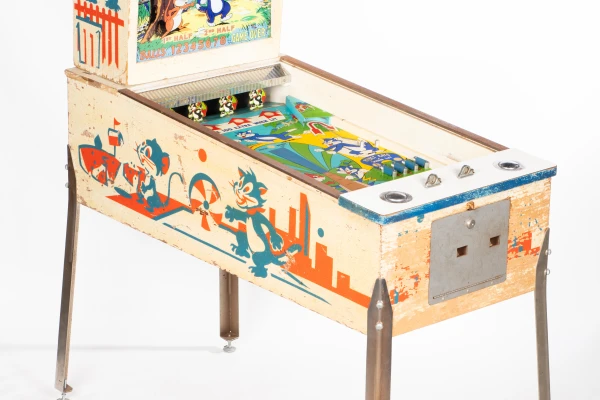 target-gallery-424-34.jpg pinball machine - Preview image showing playfield artwork and design details