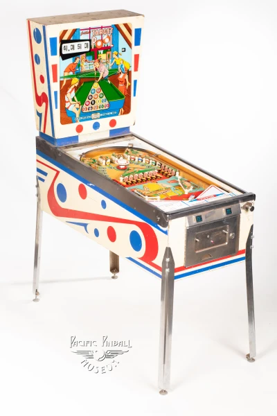 target-pool-165-34.jpg pinball machine - Preview image showing playfield artwork and design details