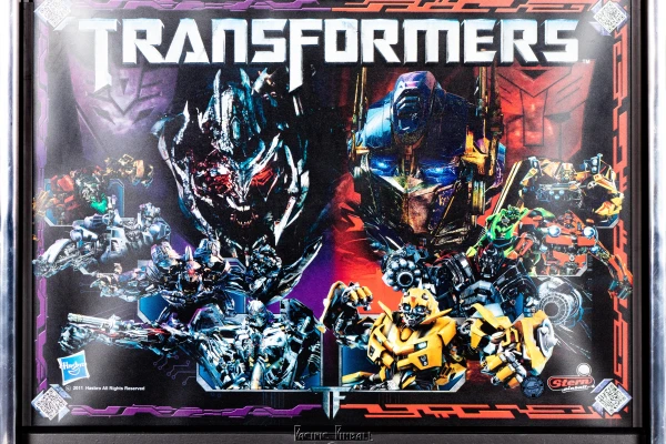 transformers-962-bg.jpg pinball machine - Preview image showing playfield artwork and design details
