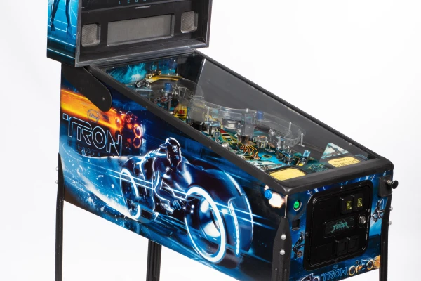 tron-961-34.jpg pinball machine - Preview image showing playfield artwork and design details